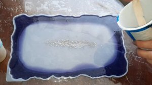 Поднос из эпоксидной смолы в технике "вуаль".