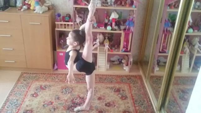 Леонова Софья 9лет, затяжка одной рукой смотреть онлайн