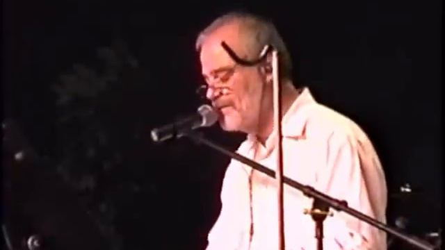 Mike Price performing Wonderful World смотреть онлайн