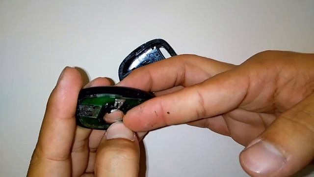 Renault Clio Symbol Anahtar Pilini Değiştirme. Renault Clio K7J how to replace key battery смотреть онлайн