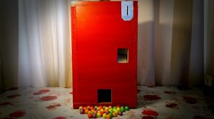 Самодельный торговый автомат по продаже жвачки и конфет