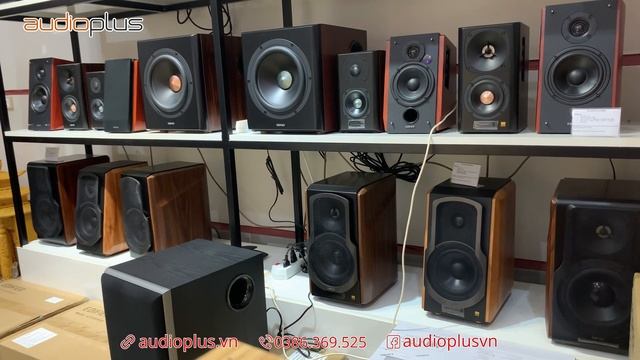 Khách hàng test bass combo EDIFIER R1700BTs và EDIFIER T5 căng đét tại cửa hàng смотреть онлайн