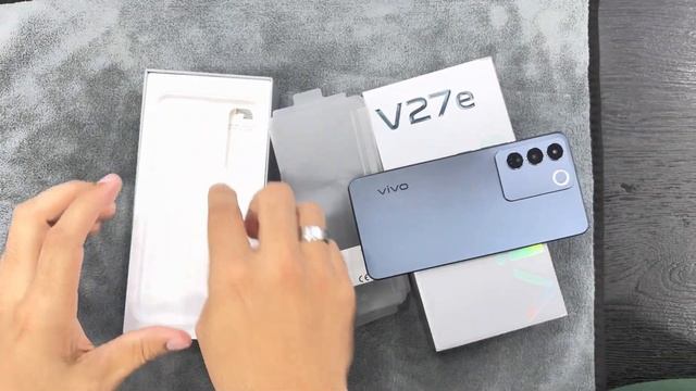 Vivo V27e Unboxing смотреть онлайн