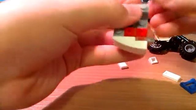 Как собрать мотоцикл с коляской из лего