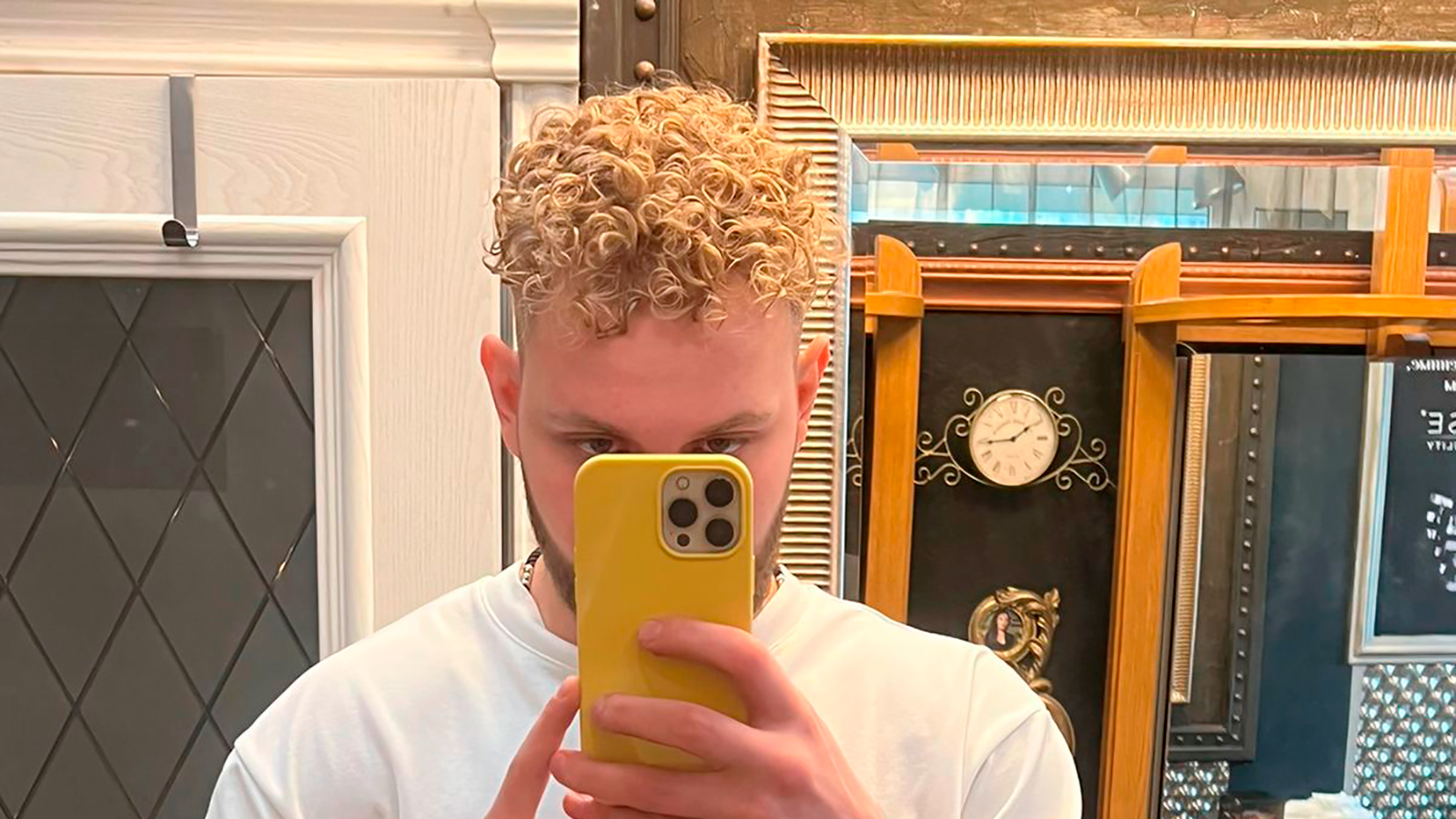 Хотите быстро изменить имидж? Попробуйте мужскую химическую завивку волос! смотреть онлайн