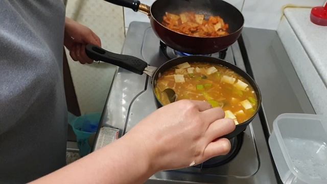 Готовим корейский суп тендянтиге и жарим мясо