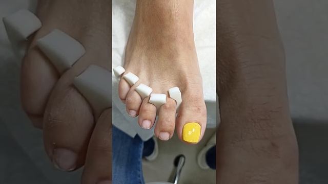 Отличия и нюансы работы гель-лак E.MiLac for pedicure и педикюрная база от EMI смотреть онлайн
