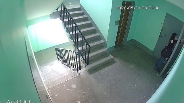 расклейка рекламных объявлений билайн в подъезде смотреть онлайн