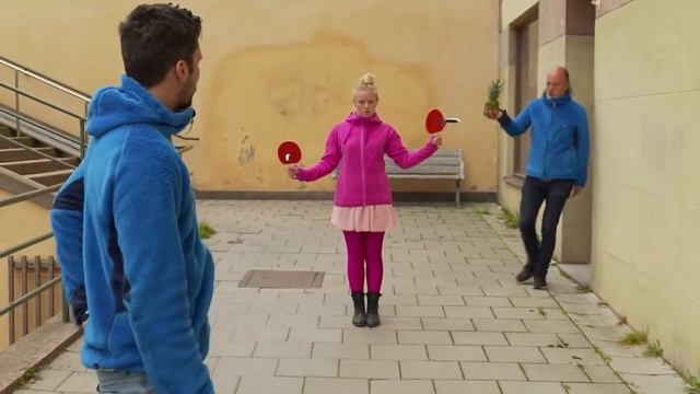 Метание ножей! Это реально исскуство! смотреть онлайн