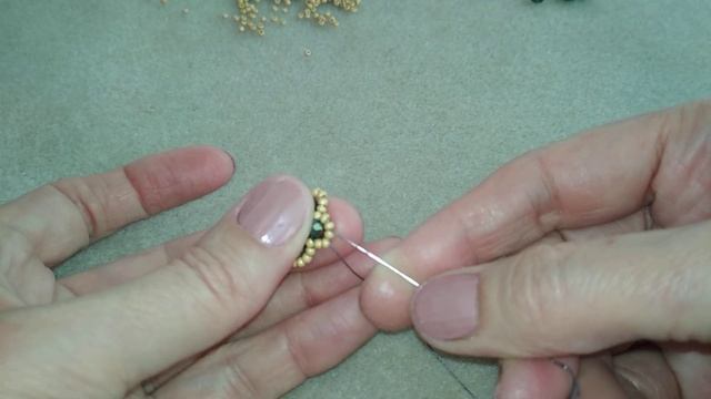 Beaded bracelet. Браслет из бисера и бусин. МК смотреть онлайн