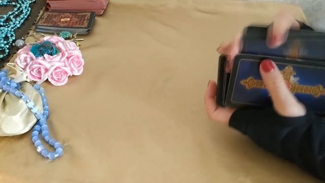 ПОЧЕМУ ОН НЕ ДЕЛАЕТ ШАГИ В МОЮ СТОРОНУ? ЧТО МЕЖДУ НАМИ? И.Р. для Р. смотреть онлайн