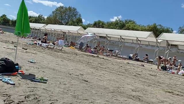 Дневная прогулка по пляжу. смотреть онлайн