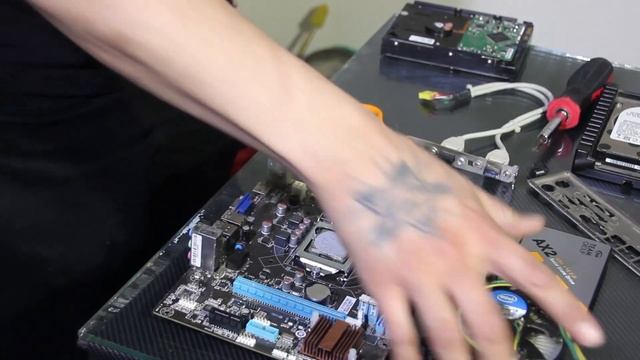 A Surprise Build in The Thermaltake Ceres 500 TG with TOUGHLIQUID 240 ARGB смотреть онлайн