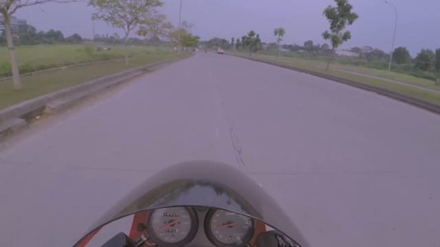 Motovlog - Testride Ducati Monster 400 Caferacer