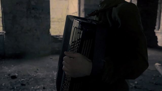 БЛИЗНЕЦЫ ВЛАДИВОСТОКА СНЯЛИ КЛИП НА ПЕСНЮ "В ЗЕМЛЯНКЕ" смотреть онлайн