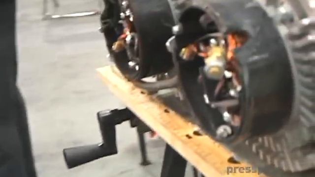 Ditch the Fuel and Ride Light: The Milner Motors ElectriCar смотреть онлайн