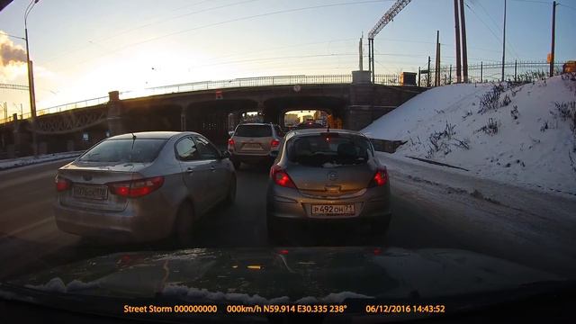 Очень вежливое терпило из Тулы... Всех впустило смотреть онлайн