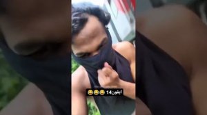 Турист решил снять красивый вид, высунув телефон из окна, но это не всегда хорошая идея.