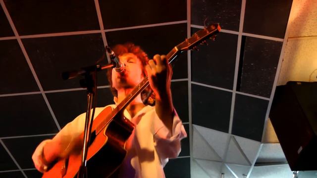 Андрей Бессонов & Молока Стакан - Ты Уже Дома (live 2011 Новосибирск.) смотреть онлайн