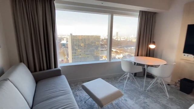 Chambre Familiale Supérieure, Vue Tour Eiffel - Courtyard by Marriott Paris Gare de Lyon смотреть онлайн