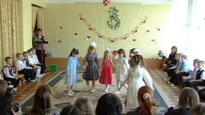 Мама Таисии Повалий танцует старшая группа