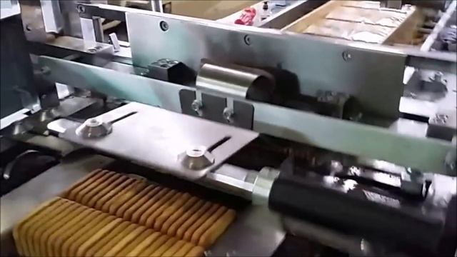 Упаковка печенья на ребре в пакет типа конверт с автоподачей в 2 ряда - X-Fold смотреть онлайн