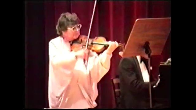 Olga Parhomenko (violin), Viatcheslav Novikov (piano) - W.A.Mozart: Violin Sonata No.31 in C major смотреть онлайн