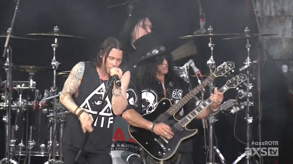 Slash feat. Myles Kennedy -"Anastasia" (Live May 15, 2015) смотреть онлайн