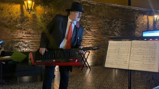 Keytarist playing Kenny G simulating Sax Soprano with Roland AX Edge Whats +52 1 551989-8574 смотреть онлайн