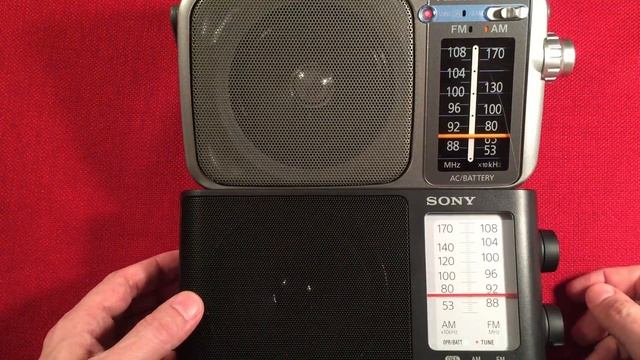 Sony ICF-506 vs Panasonic RF-2400D Leader of the Bands смотреть онлайн