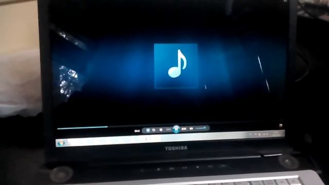 Причина скрипа в колонках ноутбука - порванная мембрана смотреть онлайн