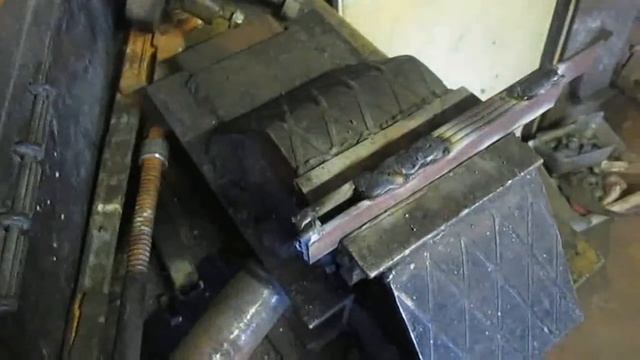 Самодельная струбцина из полосы за 15 минут. смотреть онлайн