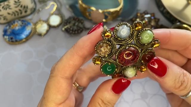 ЗАГАДОЧНЫЙ БРАСЛЕТ ⁉️НАШЛА И ГЛАЗАМ НЕ ПОВЕРИЛА ✨ВИНТАЖНАЯ БИЖУТЕРИЯ УКРАШЕНИЯ ВИНТАЖ смотреть онлайн