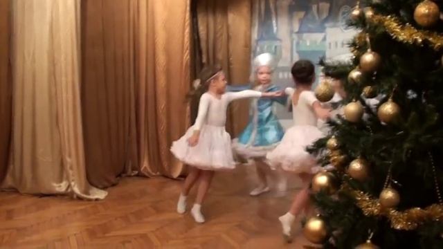 Танец Снегурочки смотреть онлайн