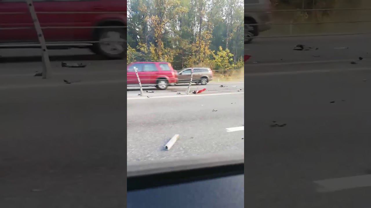 Водитель уснул и врезался в тросовое ограждение на Минском шоссе смотреть онлайн