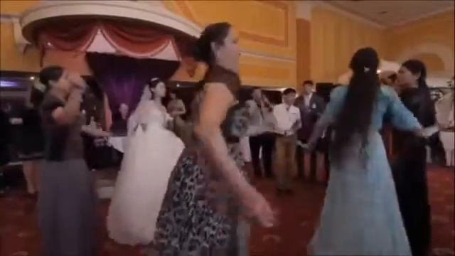 Петя Пуне Застольная 2/Gypsy смотреть онлайн
