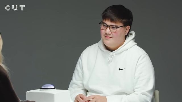 High Schoolers Speed Date on the Button | Cut смотреть онлайн