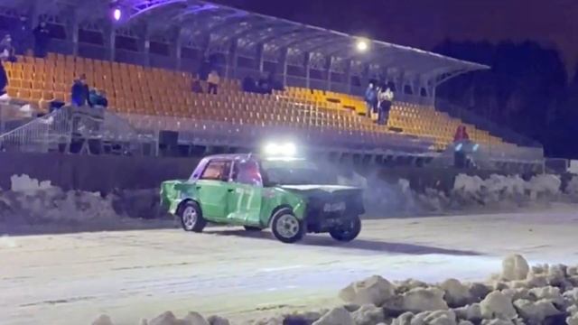 Рождественские трековые автомобильные гонки "Легенды СССР" 24 декабря 2022 г. смотреть онлайн