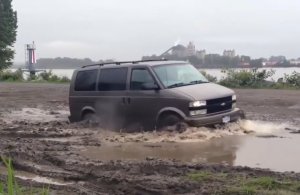 Интересные фургоны - Chevrolet Astro