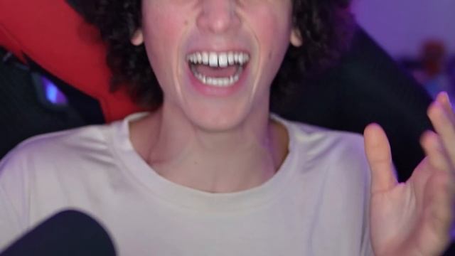 DISTRUGGO Il MIO PC CLICKANDO Su TUTTE LE PUBBLICITÀ Di Internet! *esploso*