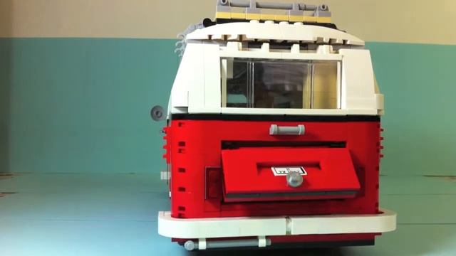 LEGO 10220 Volkswagen T1 Camper Van смотреть онлайн