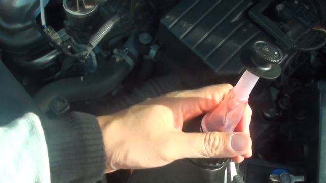 Honda Civic 2007: How to Top Up or Fill Up Automatic Transmission Fluid смотреть онлайн