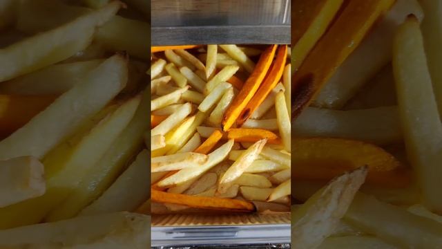 Картофель фри и батат в конвейерной печи RoboChef от RoboLabs смотреть онлайн