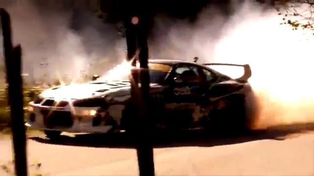 drift Toyota supra - реальное супер авто представлено во всем его великолепии смотреть онлайн