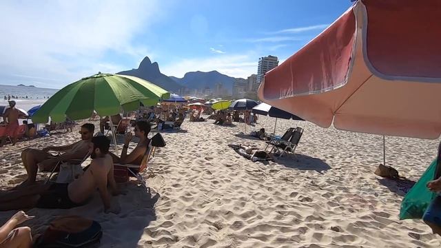 Rio de Janeiro Leblon Brazil BUSY CARNIVAL BEACH PARTY film February 2021 No Lockdown Restrictions смотреть онлайн