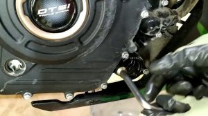 BAJAJ DOMINAR 400. Какое масло лить? Заводское масло слил.