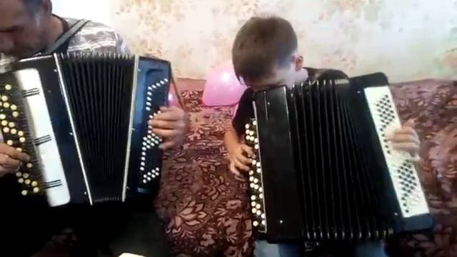 Полюшко-поле на баяне / Polyushko-pole Russian military music on accordion смотреть онлайн