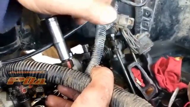 Ford Ranger 2.9 Motor Suena Calibrar Válvulas Pasa Agua смотреть онлайн