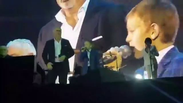 Семилукский школьник спел с Валерием Меладзе смотреть онлайн