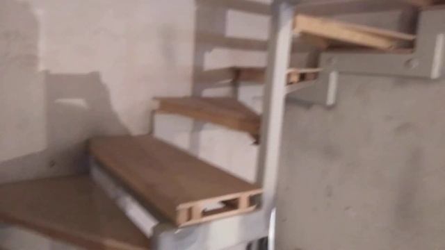 Лестница металлическая открытого типа на металлических косоурах. смотреть онлайн